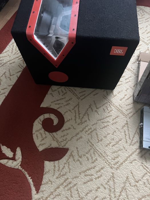 Subwoofer JBL + statie