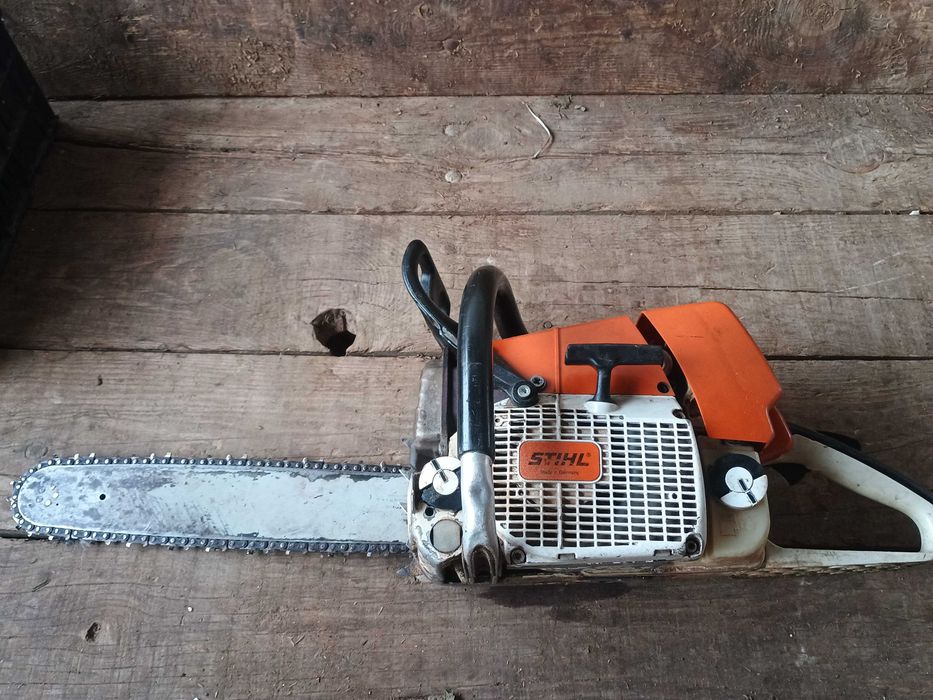 Продавам Stihl 440