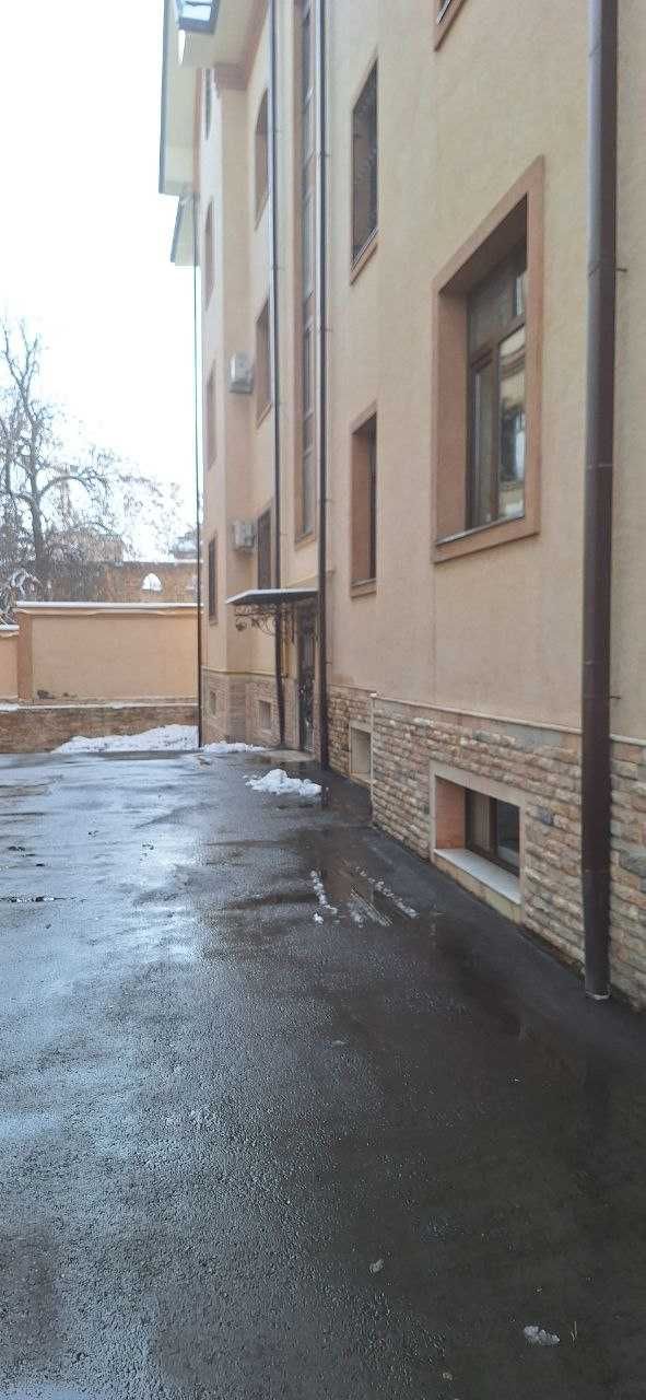 Продаётся своя квартира в центре города Ташкента