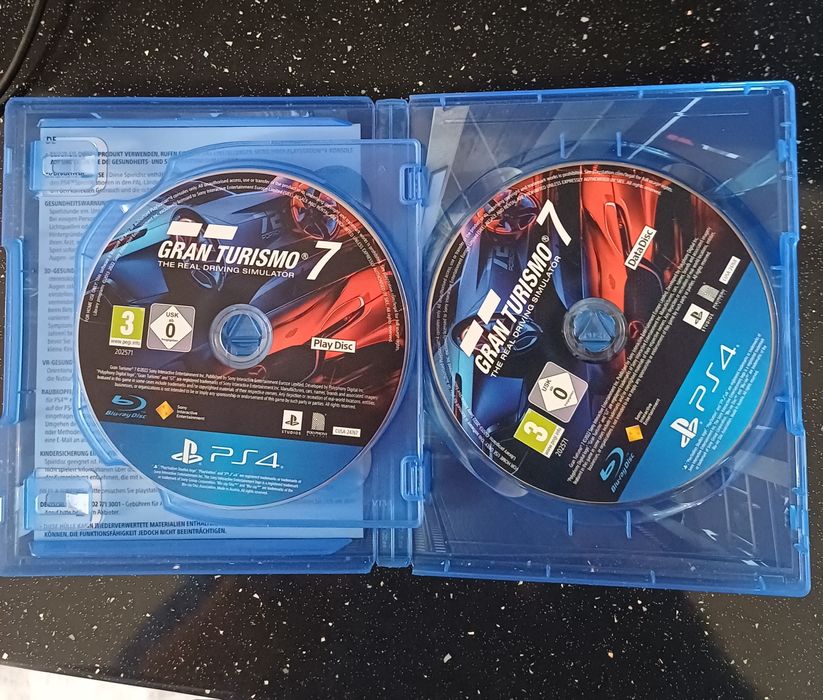 Gran turismo 7 и Assassin's creed origin deluxe PS4