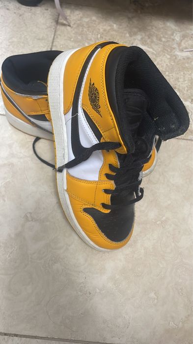 adidasi jordan 1 femei