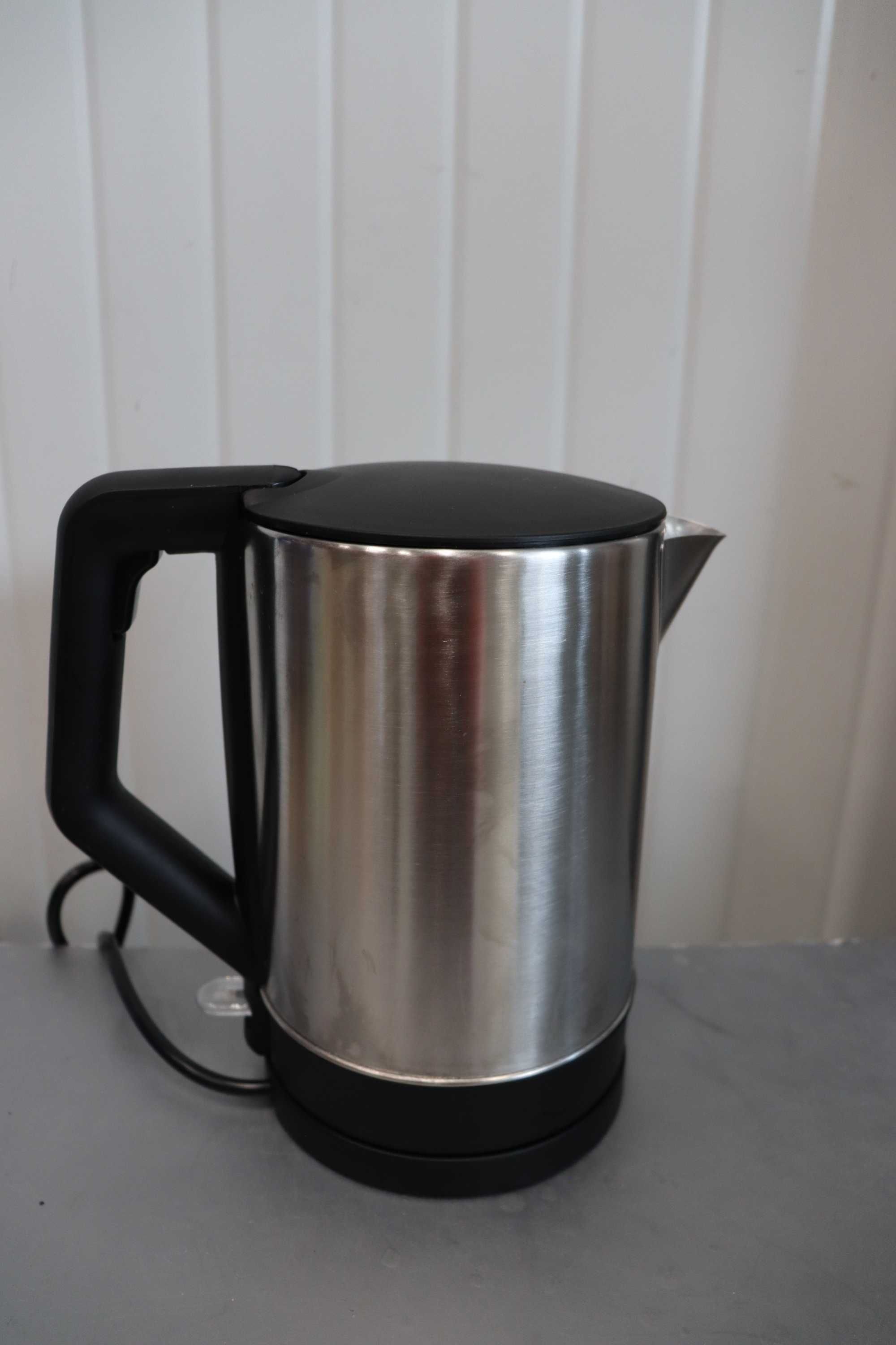 Електрическа кана Clatronic WKS 3692, 1.5L, 2200W, Неръждаема стомана
