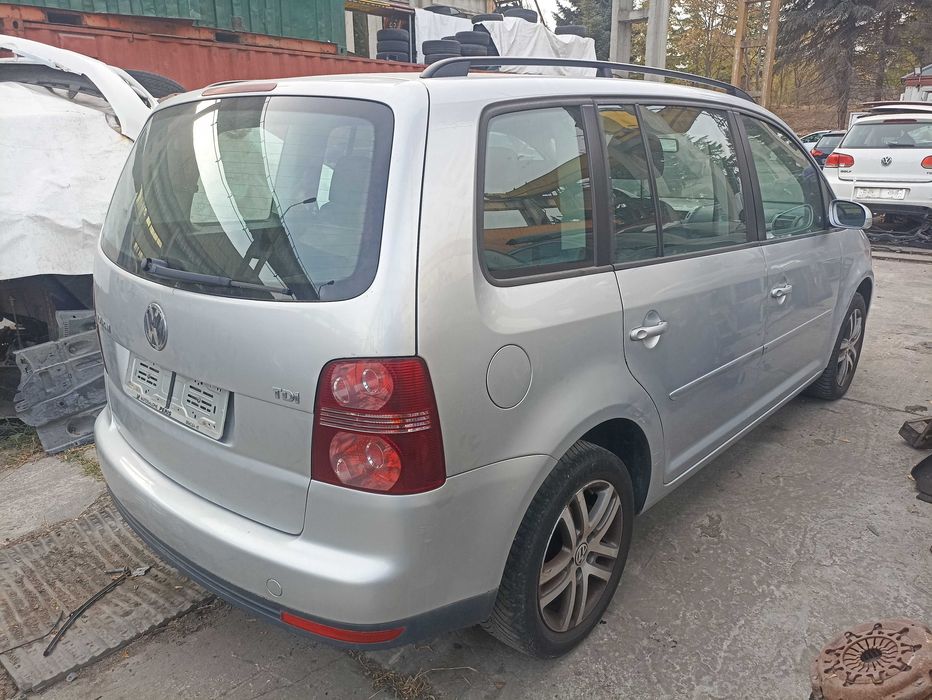 VW Touran / Фолксваген Туран 1,9ТДИ 105к.с.  автомат - на части