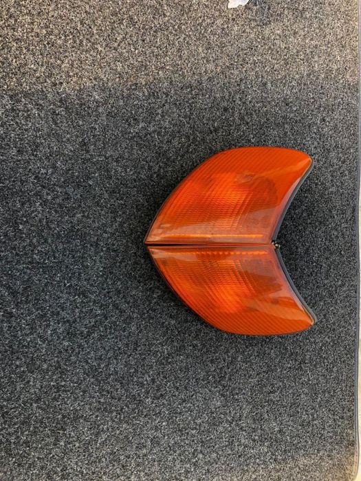 Передние поворотники Ауди 100 С4 Кузов Оригинал.