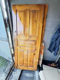 Продам входные деревянные двери