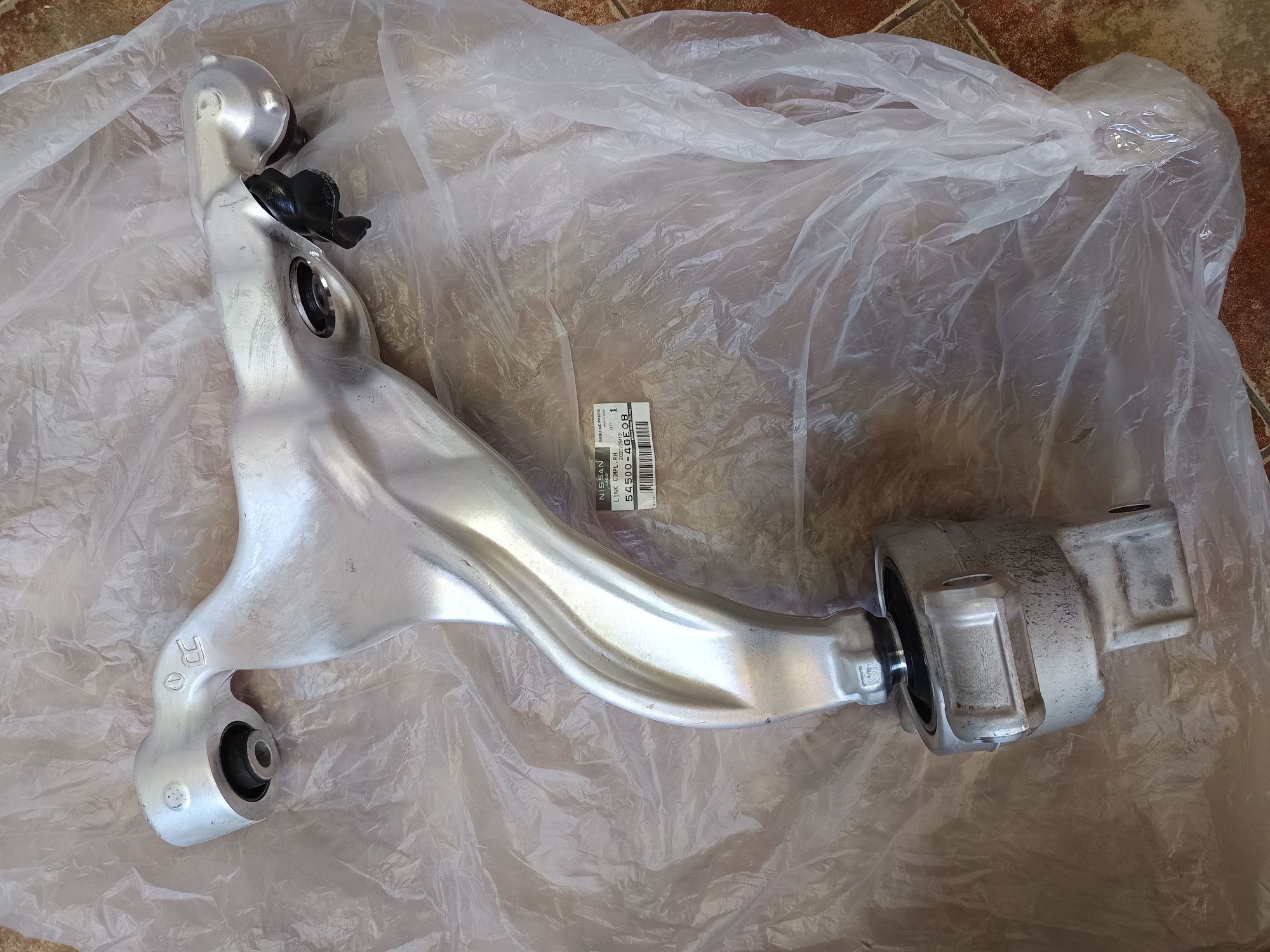 Носач преден INFINITI Q50,Q60 OEM