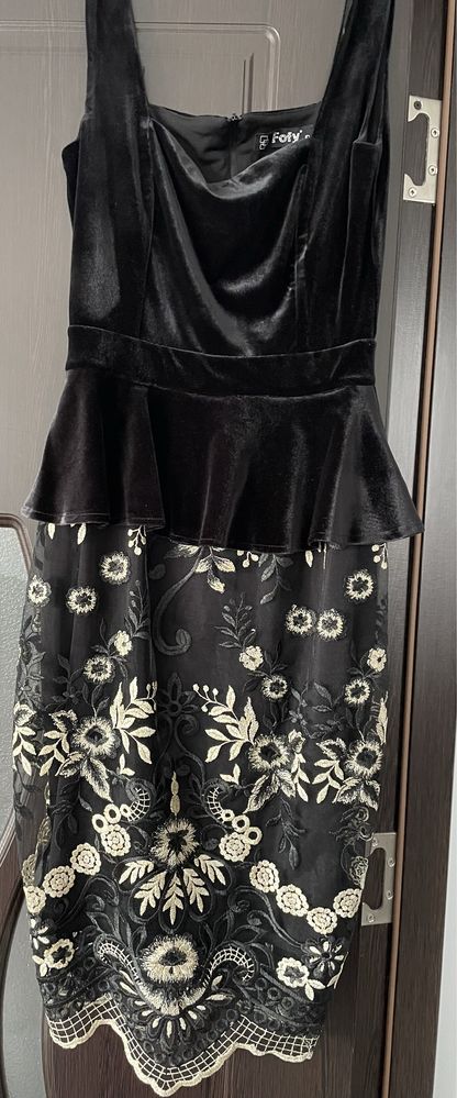 Rochie Fofy midi neagra cu dantela