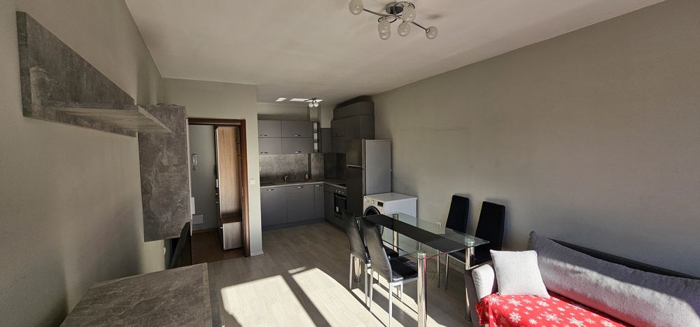 Двустаен апартамент с паркомясто