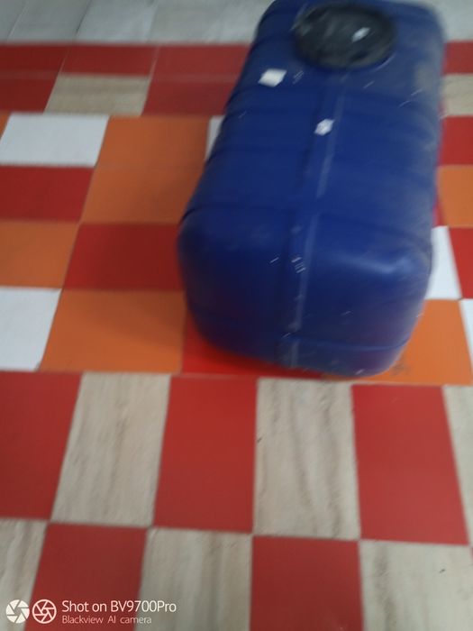 Butoi din plastic alimentar, capacitate 300 litri