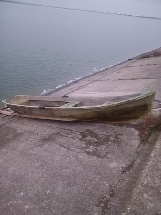 Barca de vanzare