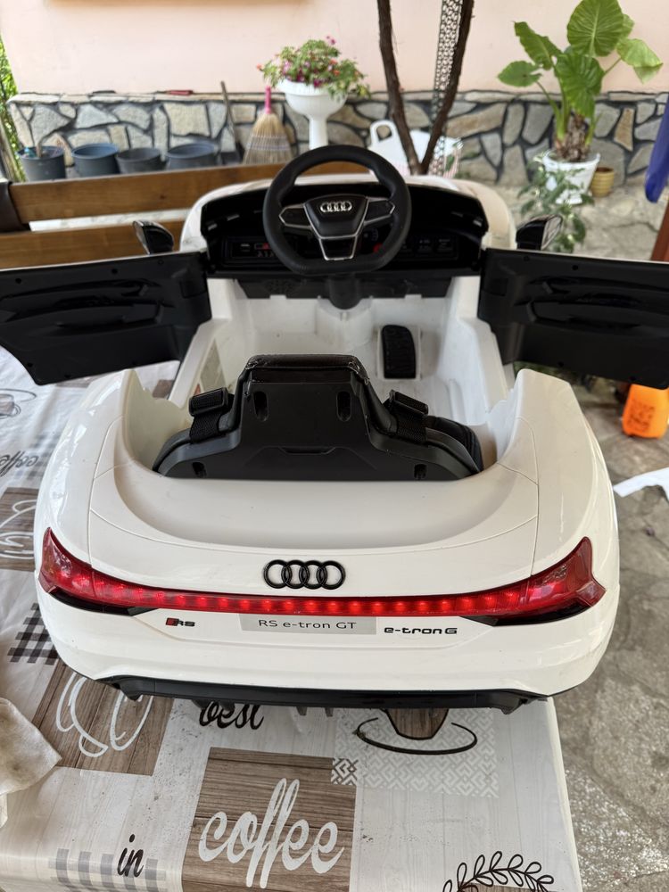 Електрическа кола с дистанционно Audi RS E-Tron GT Toyz