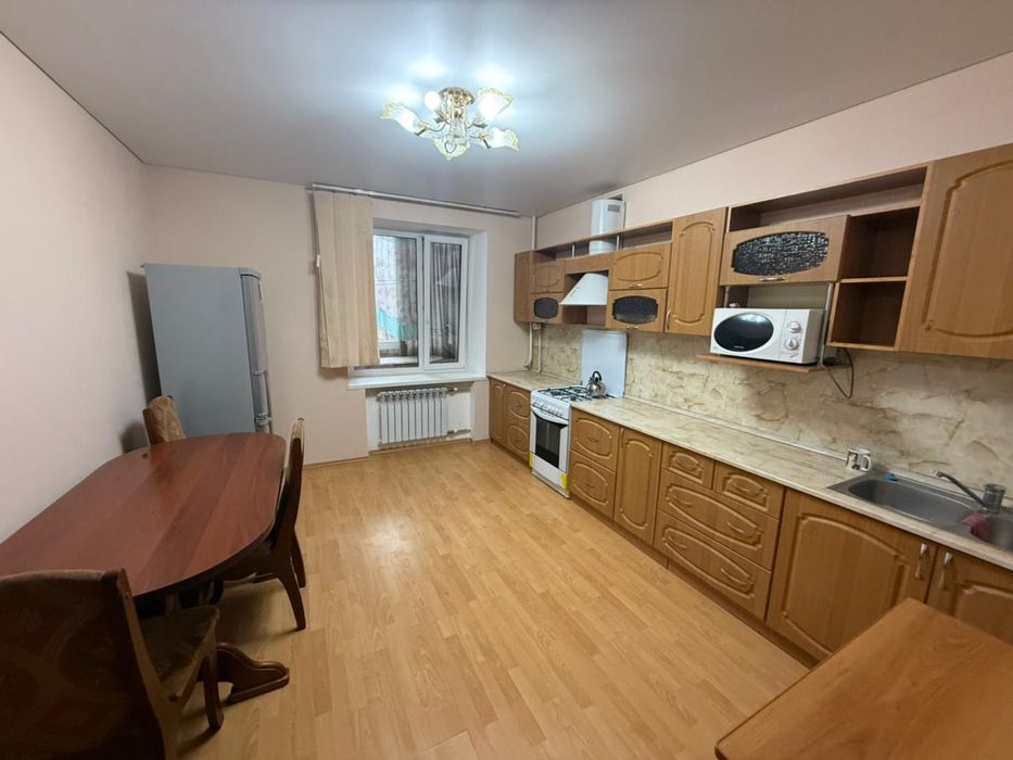 Продам 2 ком квартиру в районе парка Победы