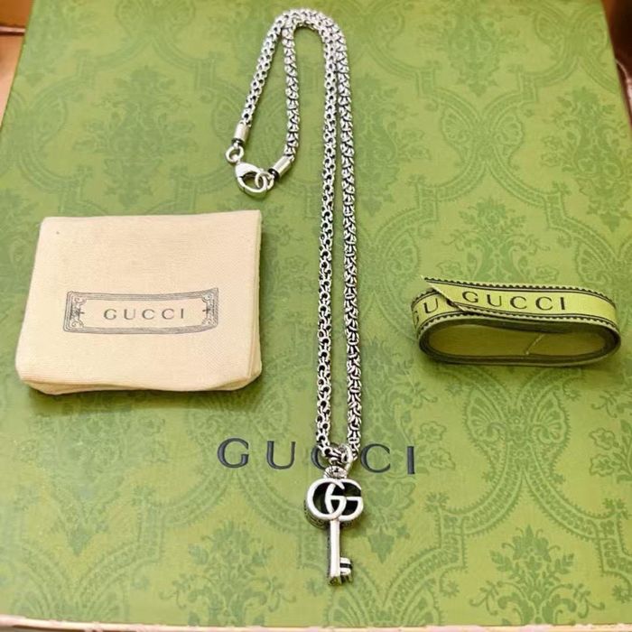 Lantisor Gucci.