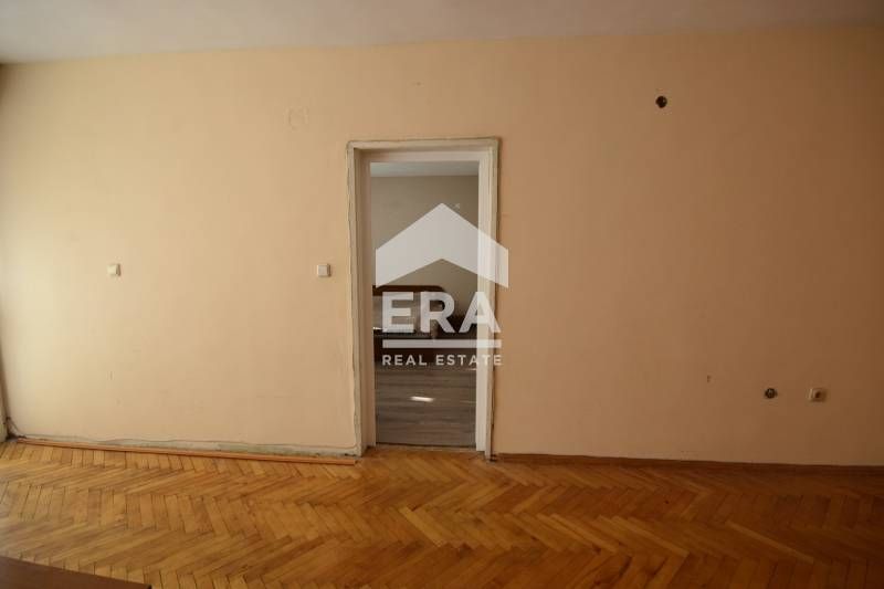 Продава се Тристаен апартамент в Хасково, Дружба 1 - 90 кв.м за 958 €/кв.м - Снимка #2