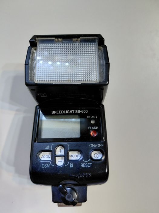 Продам вспышку NIKON SPEEDLIGHT SB-600