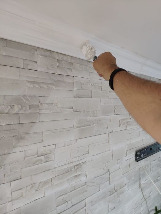 Meseriaș ,zugrav ,faianțar,renovat ,glet ,vinarom ,parchetar