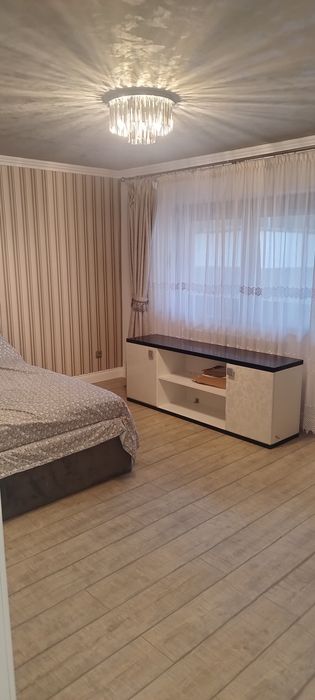 Vând apartament cu 3 camere