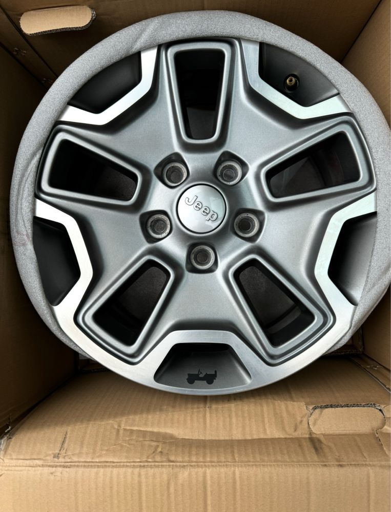 Jante Orig. Jeep Wrangler 17x9 5x114.3/5x127 cu 4 distantieri de 30mm