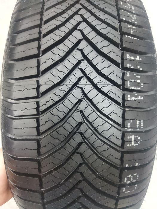Composal crosstop 215/50 ZR17