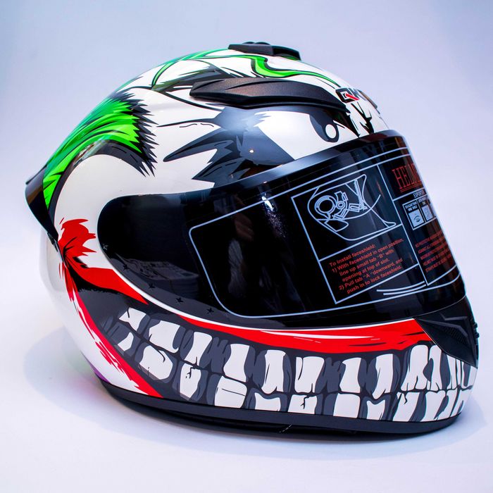 Каска за мотор пистов , скутер , ел. тротинетка др. ( Размер L 59-60 )