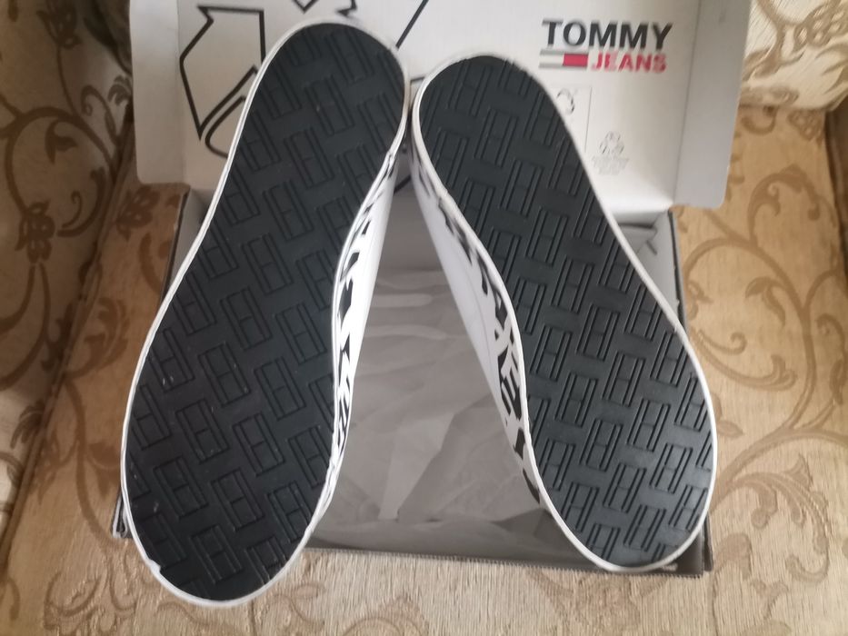 Дамски кецове Tommy Hilfiger 38 номер