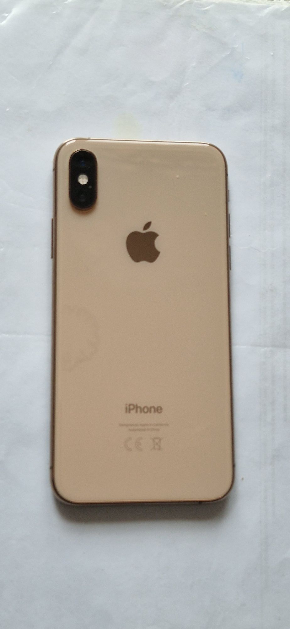 Продам IPhone XS 64 гб