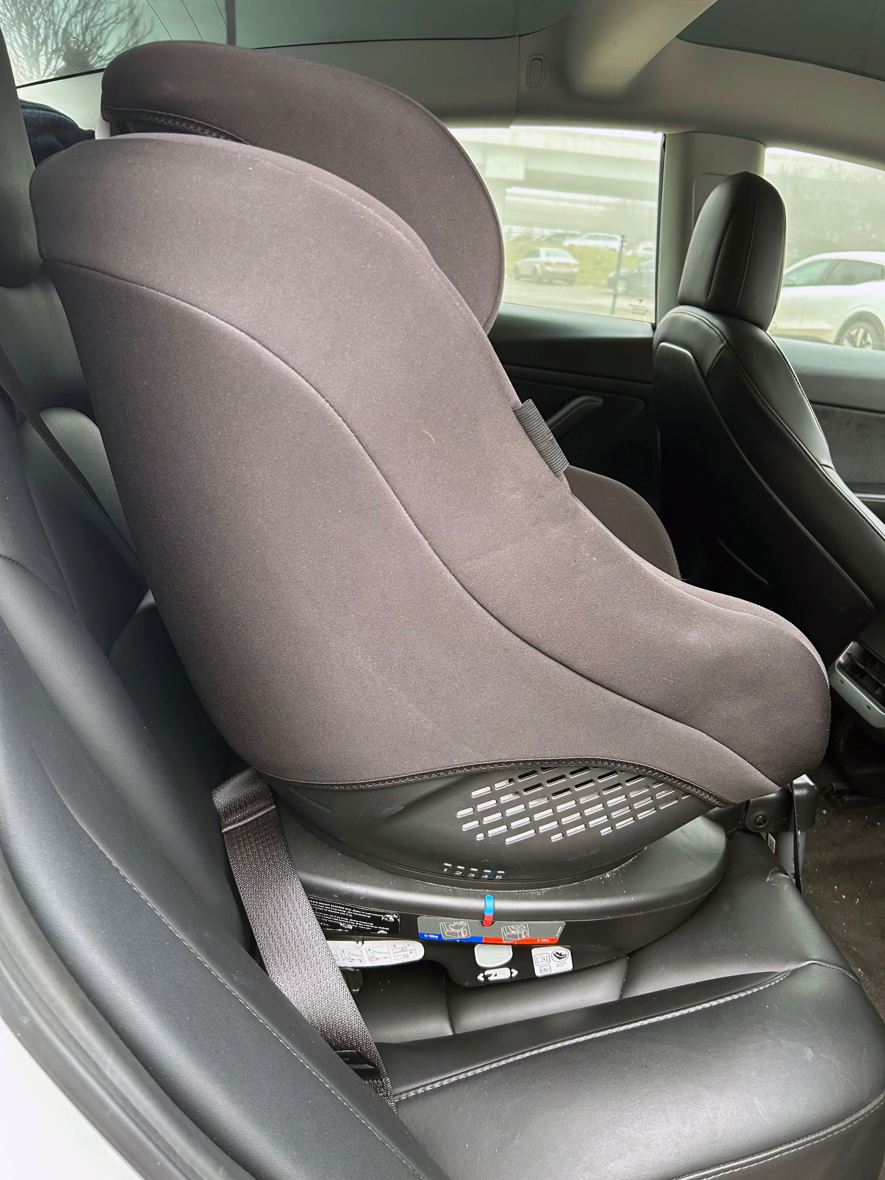 Продавам Въртящо се Детско Столче за Кола ISOFIX Graco Turn2Me