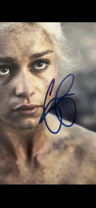 Emilia Clarke ( Game of Thrones - Daenerys)