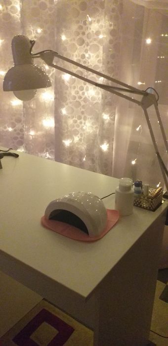 Продам маникюрный стол