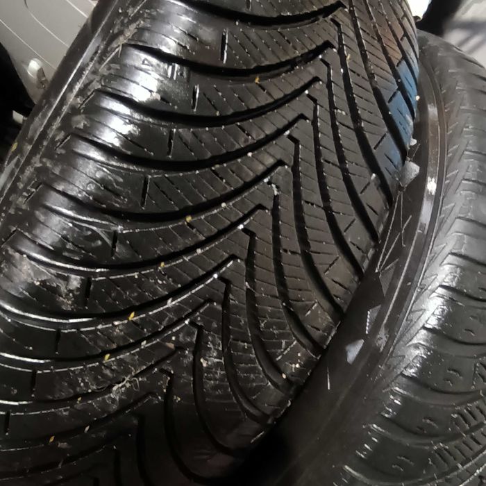 Тойота Ярис джанти с гуми 175/65/15 Кумхо всесезонни