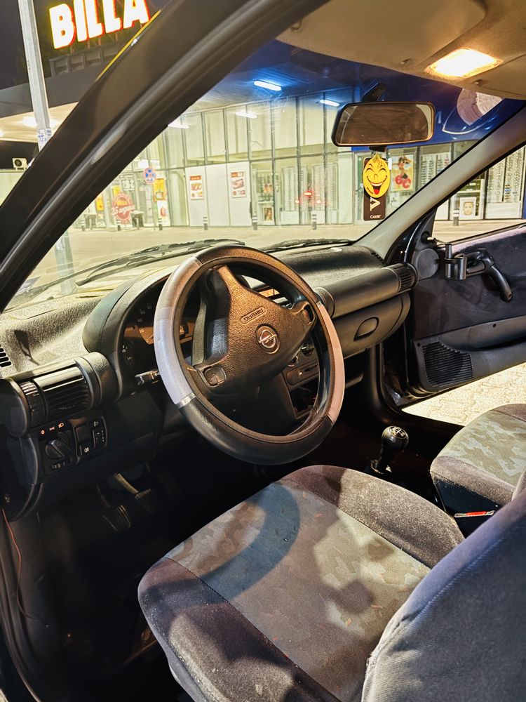 Opel Corsa 1.0 бензин