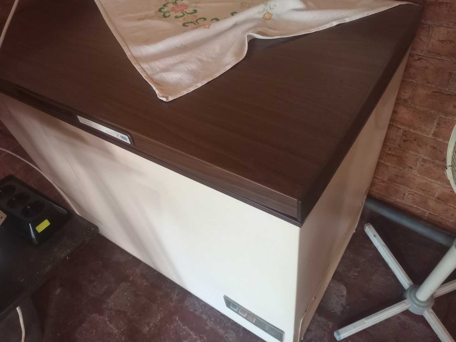 Продавам фризер ракла Lux Obod