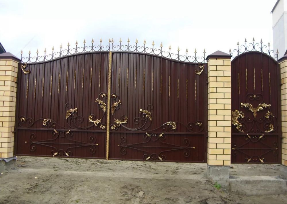 Ворота.калитка. Кованые ворота. Забор.