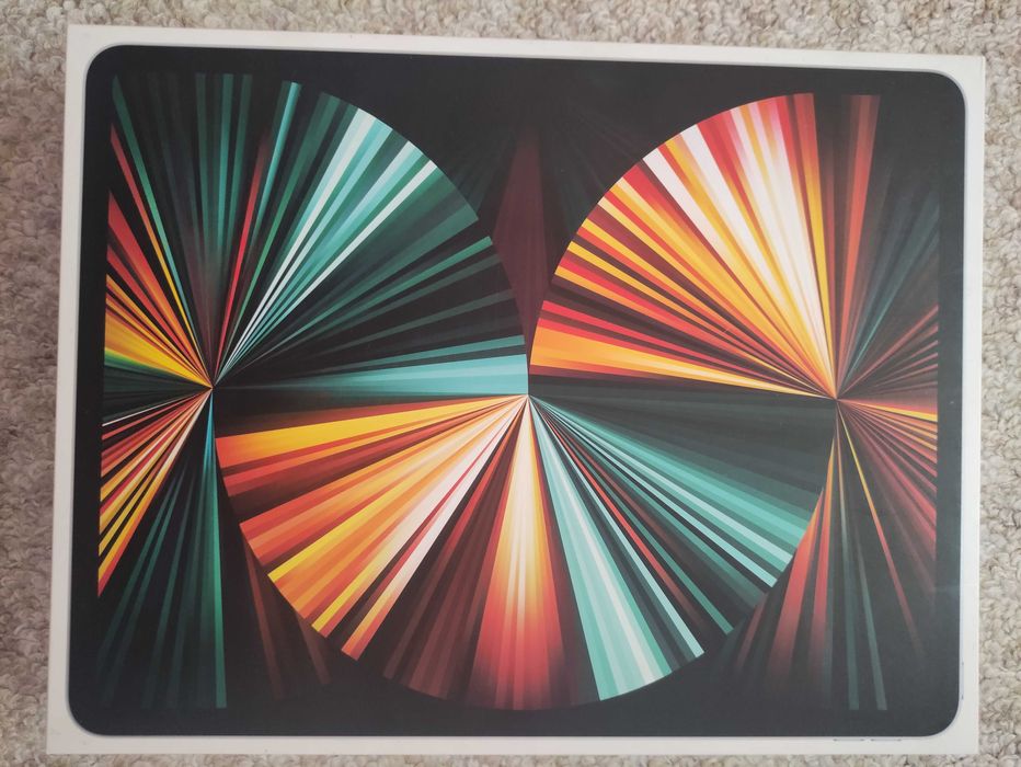 Ipad pro 12.9 5 gen + подарък