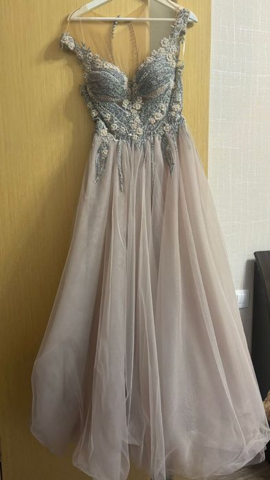 Продам красивое платье