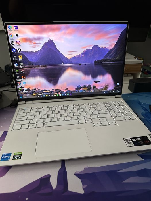 Laptop Gaming Lenovo Legion 5 pro 16 glacier white Nou