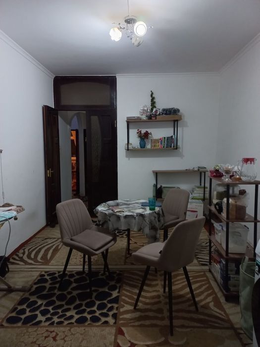 Юнусобод 14кв 4/5/5 Сотилади