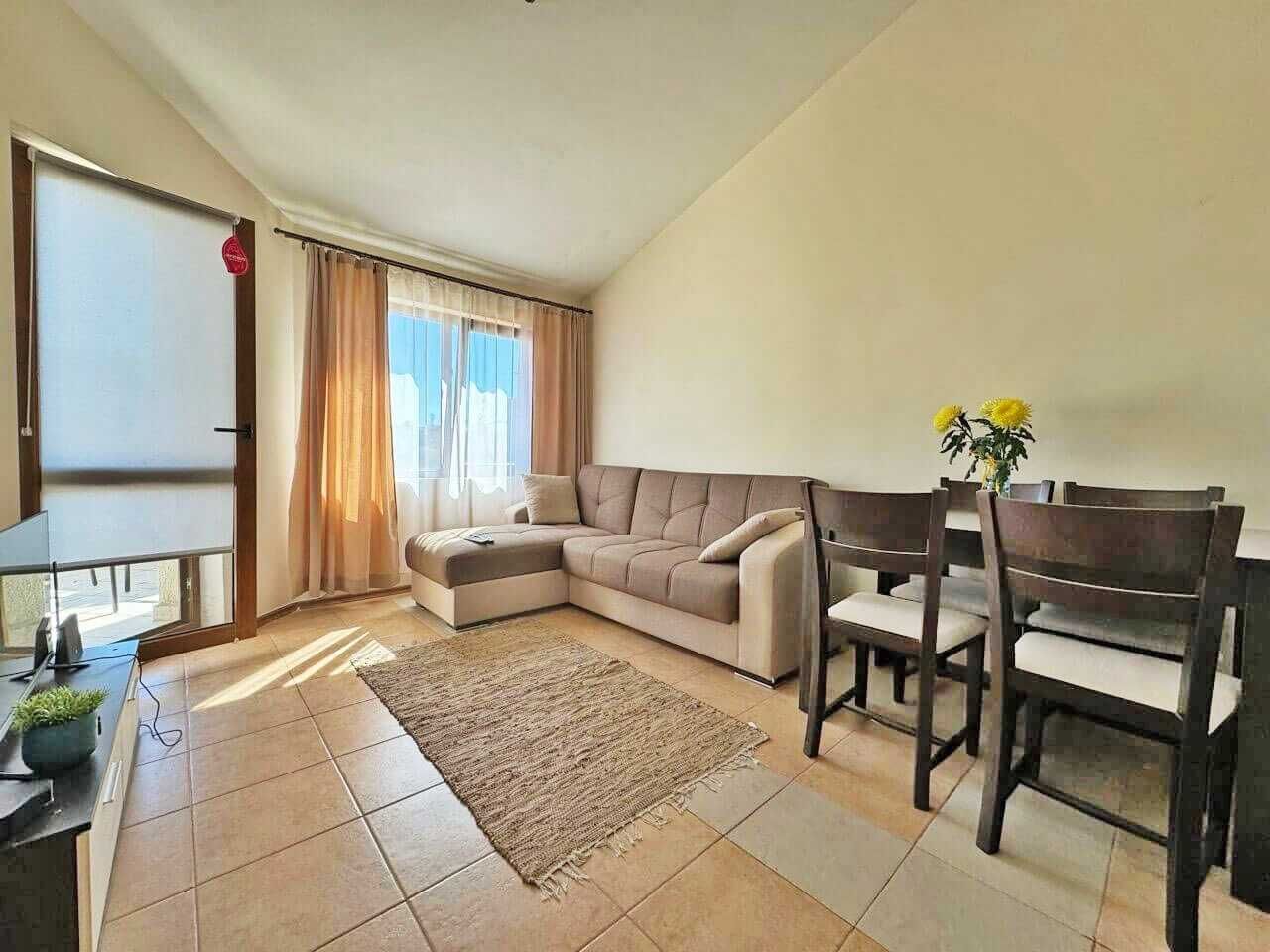 Продава се Двустаен апартамент в к.к. Слънчев бряг - 52 кв.м за 1058 €/кв.м - Снимка #3