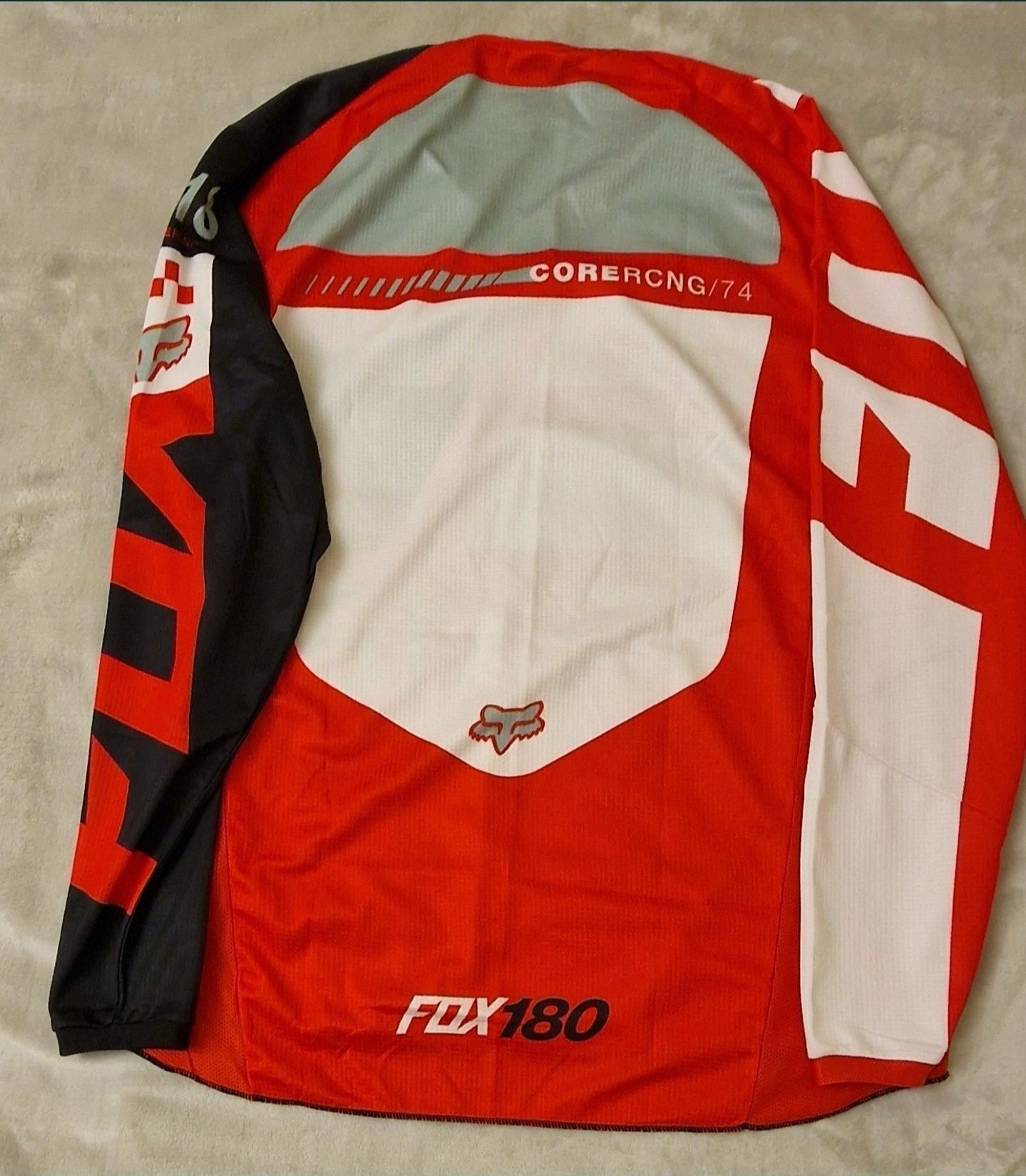 Vand doua tricouri NOI atv, moto, enduro, mtb, downhill CIRCUIT si FOX