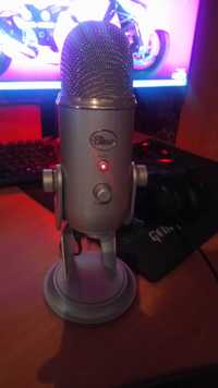 Микрофон Blue yeti