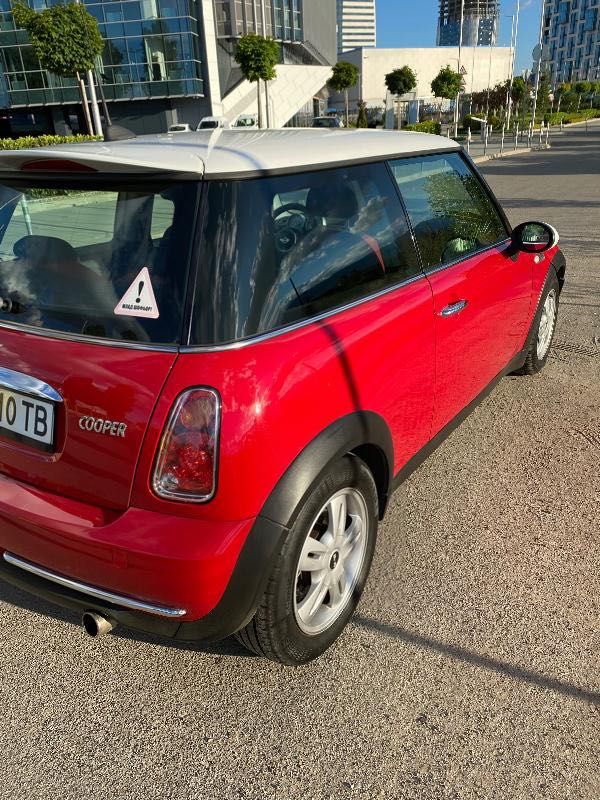 Mini cooper one червен