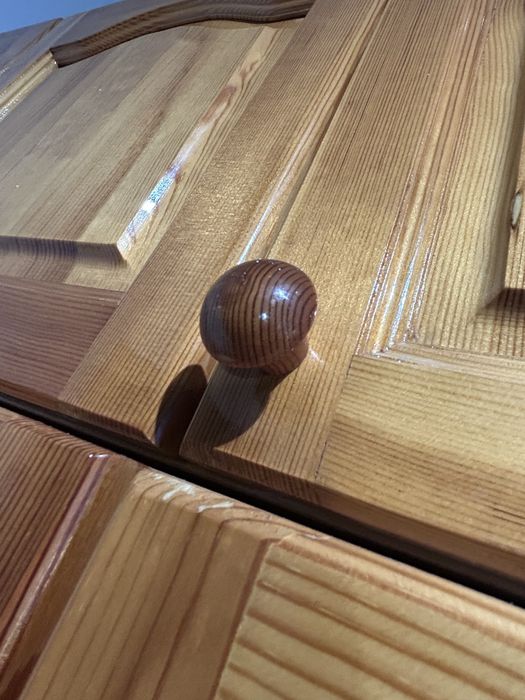 Гардероб + шкаф от масивно дърво – комплект 550 лв