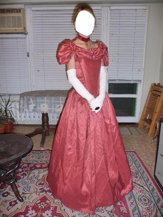 Уникална рокля във викториански стил различни модели