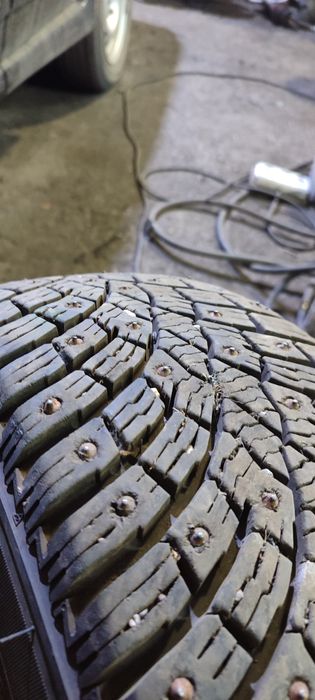 Продаются зимние шины с дисками на 15