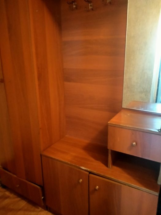 Прихожка б.у коричневого цвета.ачество хорошее