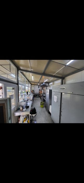 Vând baracă magazin din Sandwich și termopan