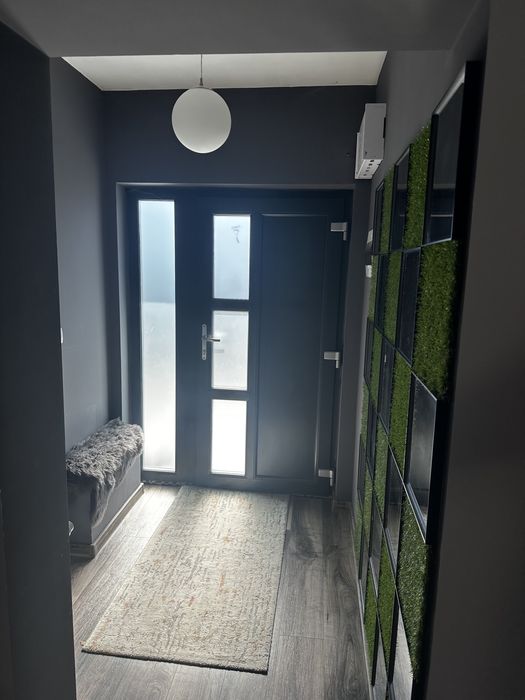 Casa de vanzare/inchiriere