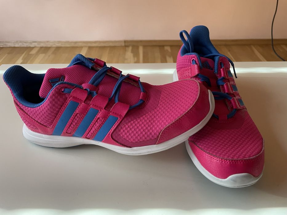 Adidas Sneakers