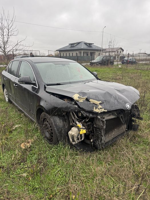 Skoda superb 2 facelift usor avariata