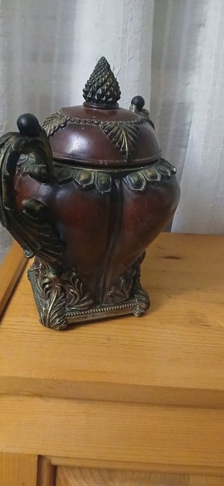 Източна урна,ваза,кутия за съхранение
